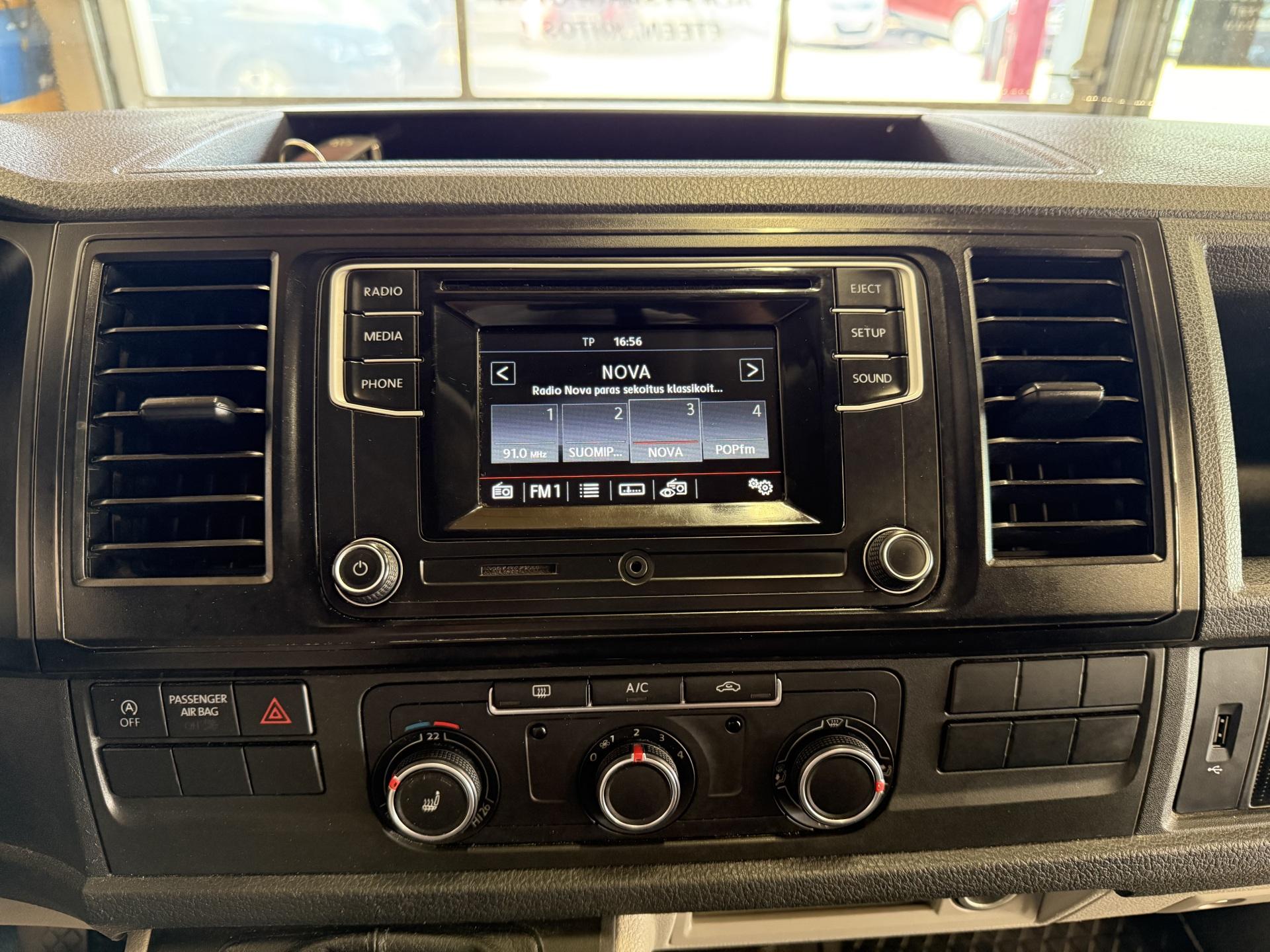 VOLKSWAGEN Transporter 2016
