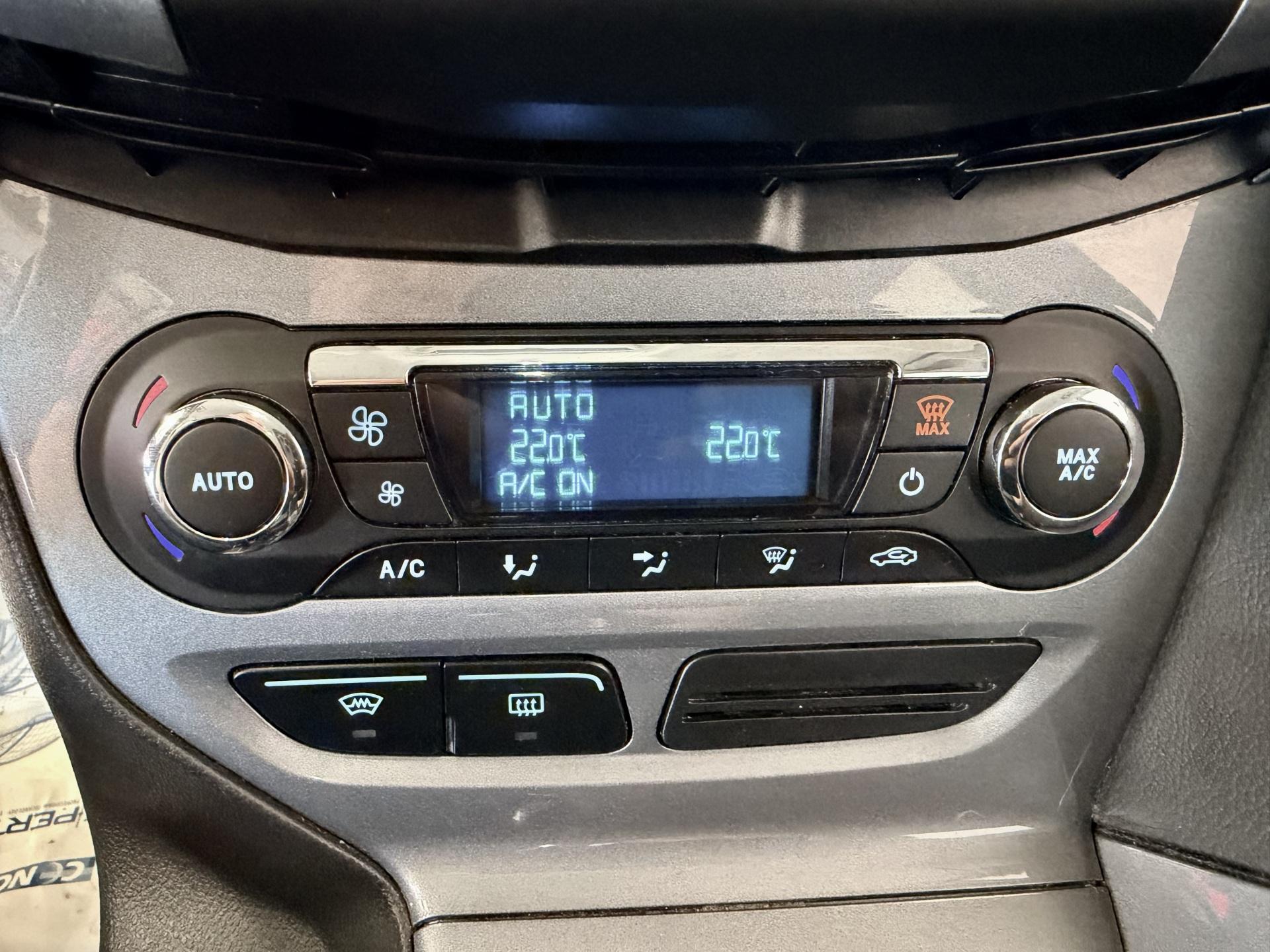 FORD Focus 2011