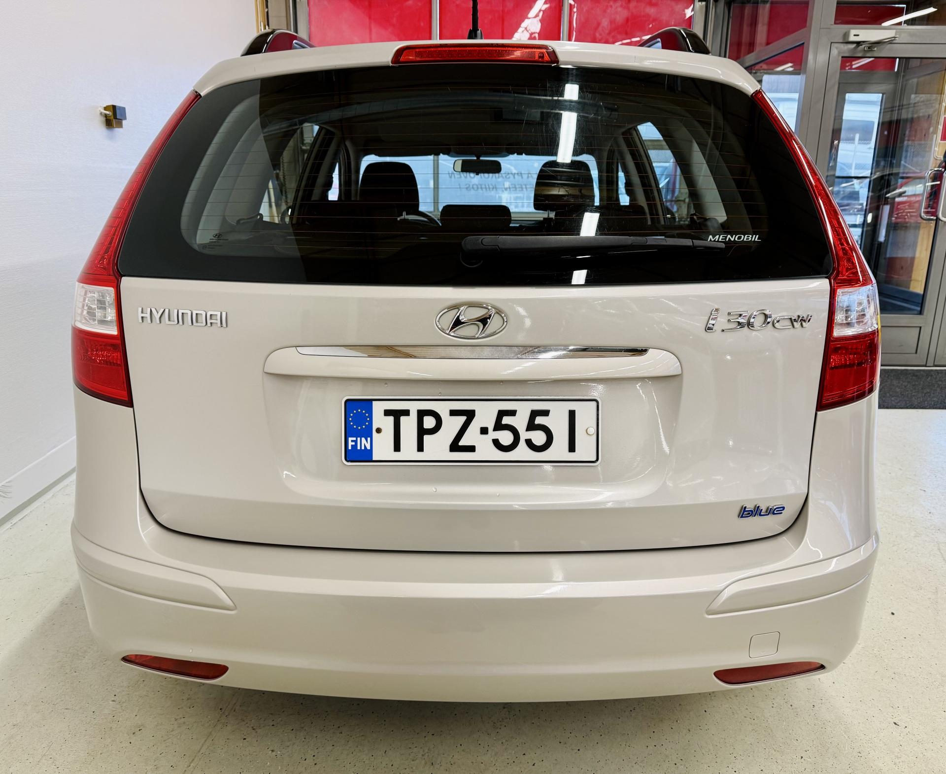 HYUNDAI i30 2011