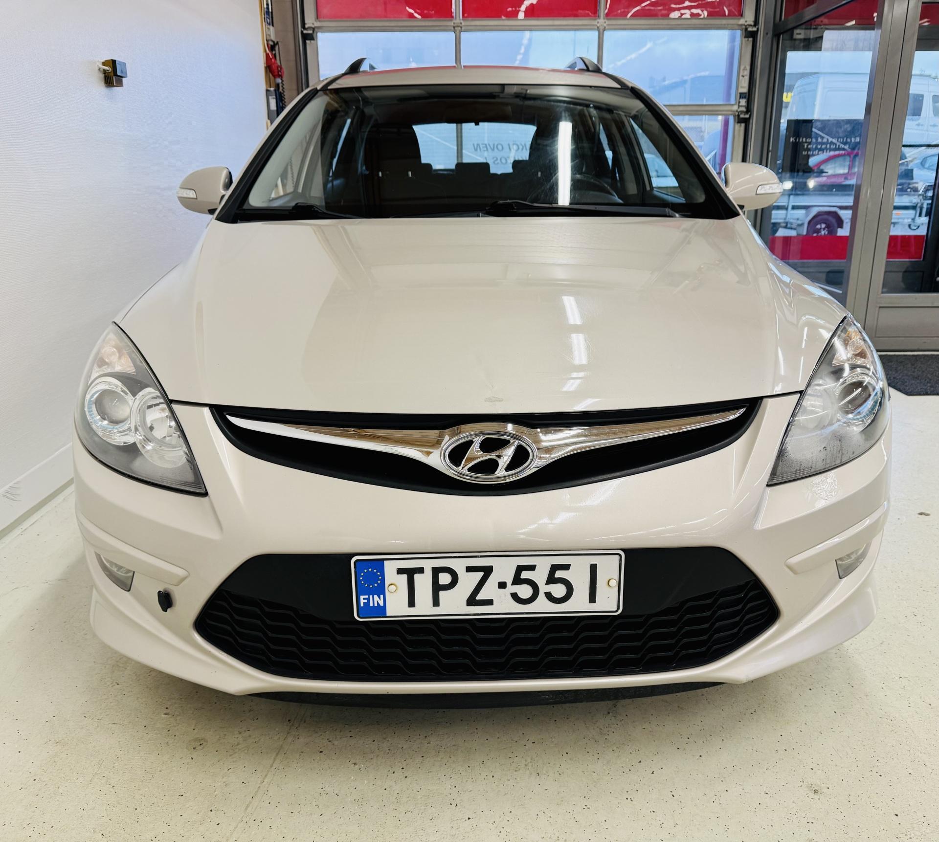HYUNDAI i30 2011