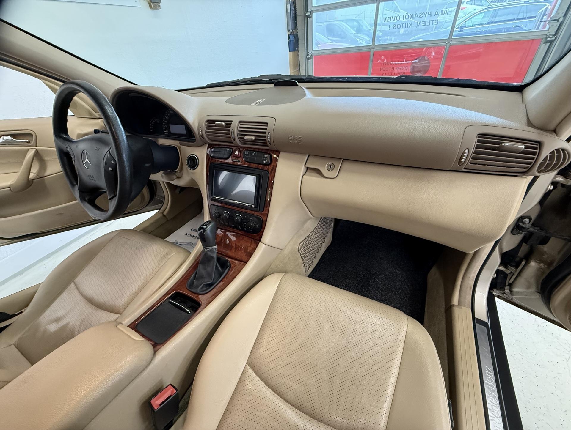 MERCEDES-BENZ C 2001