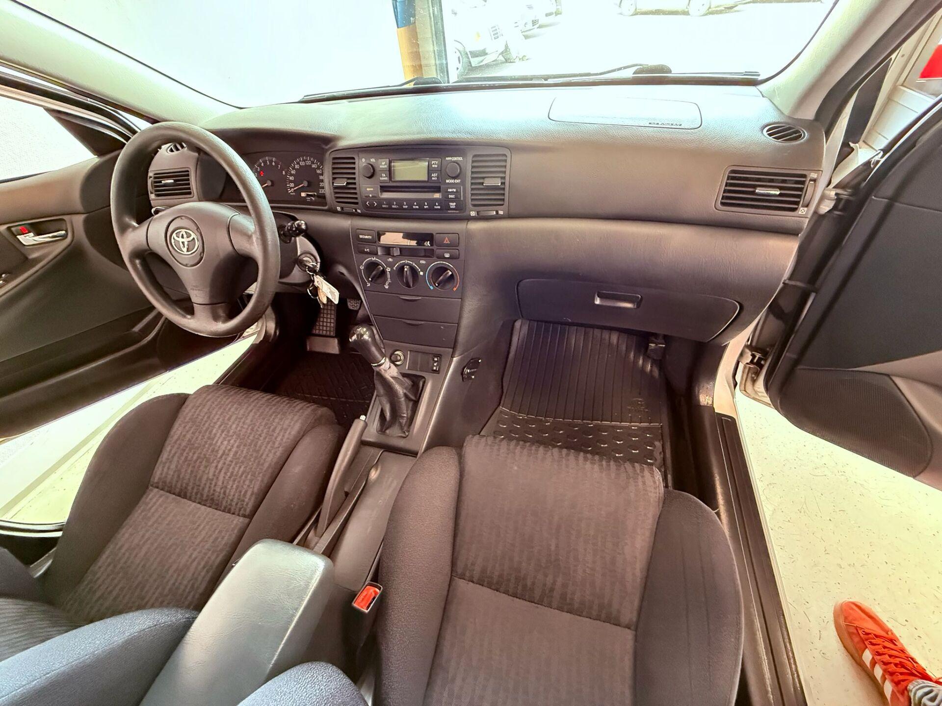 TOYOTA Corolla 2002