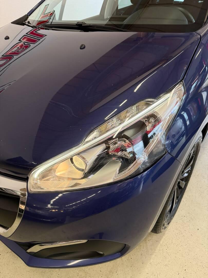 PEUGEOT 208 2017