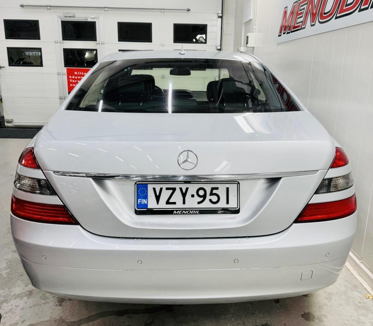 MERCEDES-BENZ S 2005