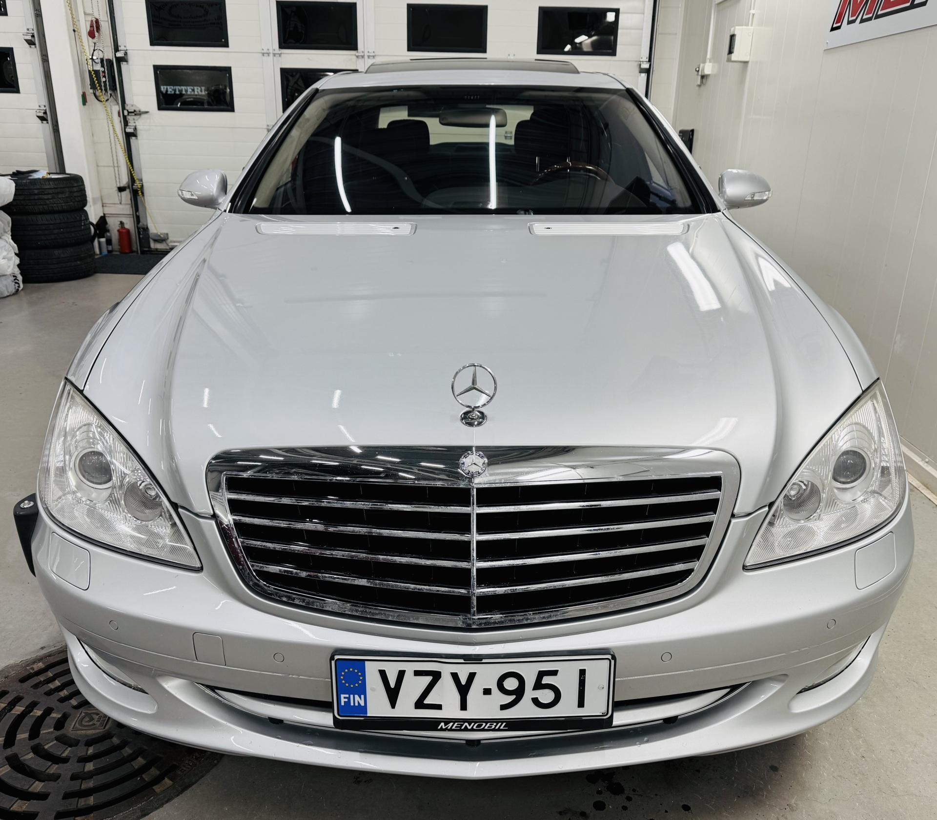 MERCEDES-BENZ S 2005