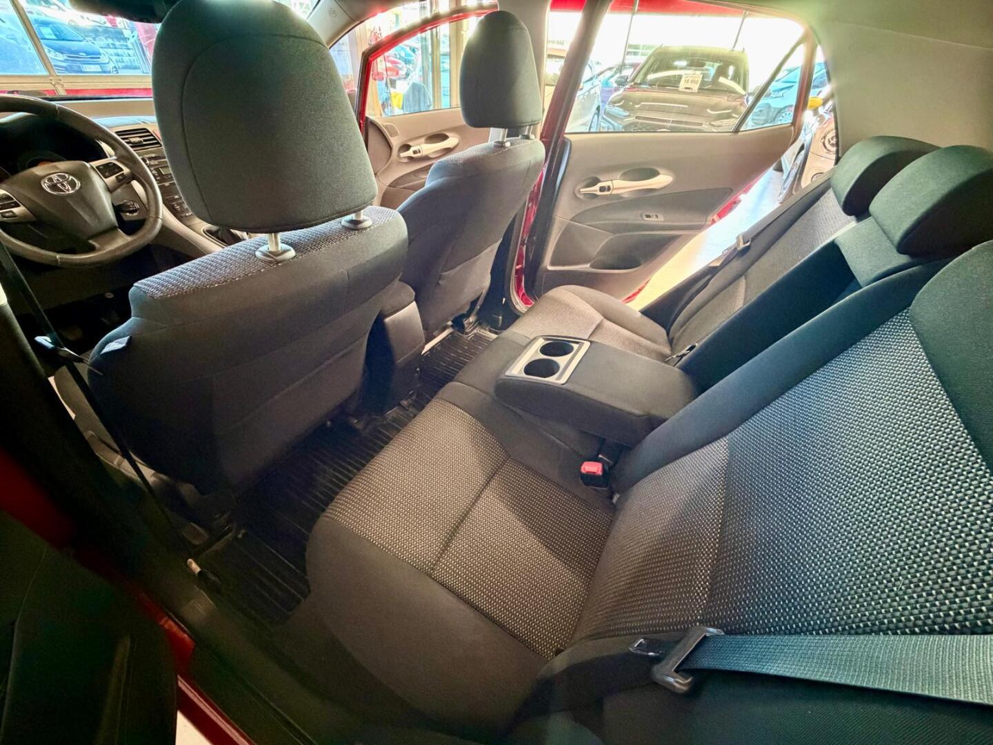 TOYOTA Auris 2010