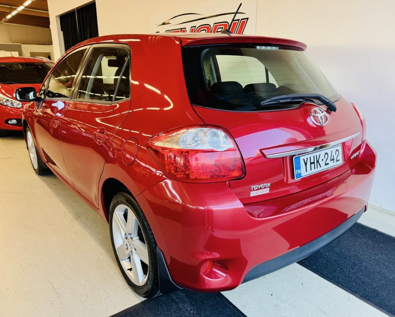 TOYOTA Auris 2010