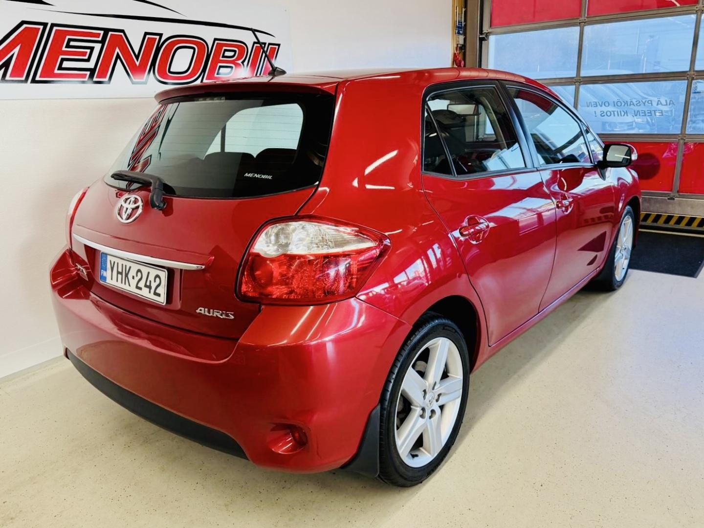 TOYOTA Auris 2010