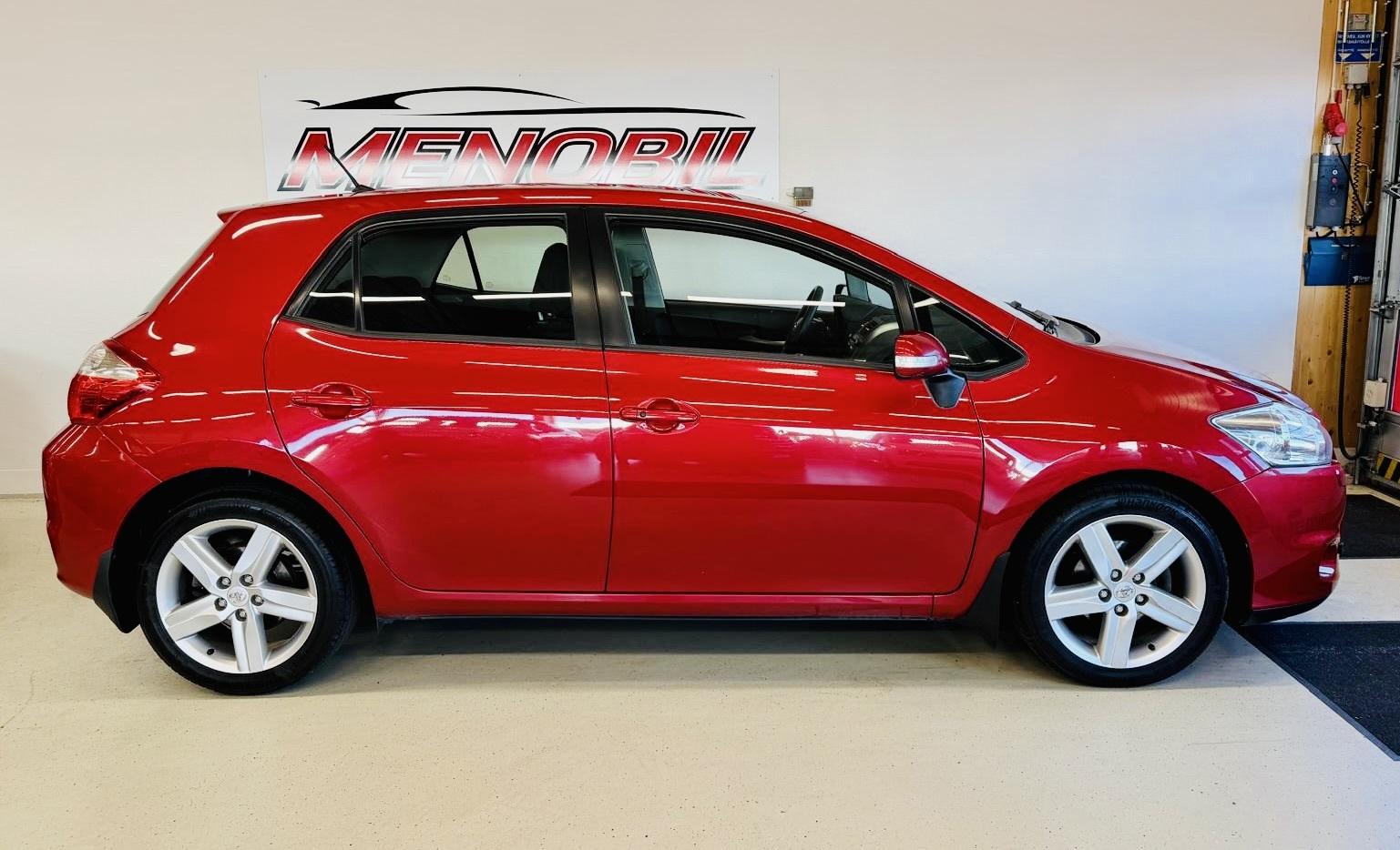 TOYOTA Auris 2010