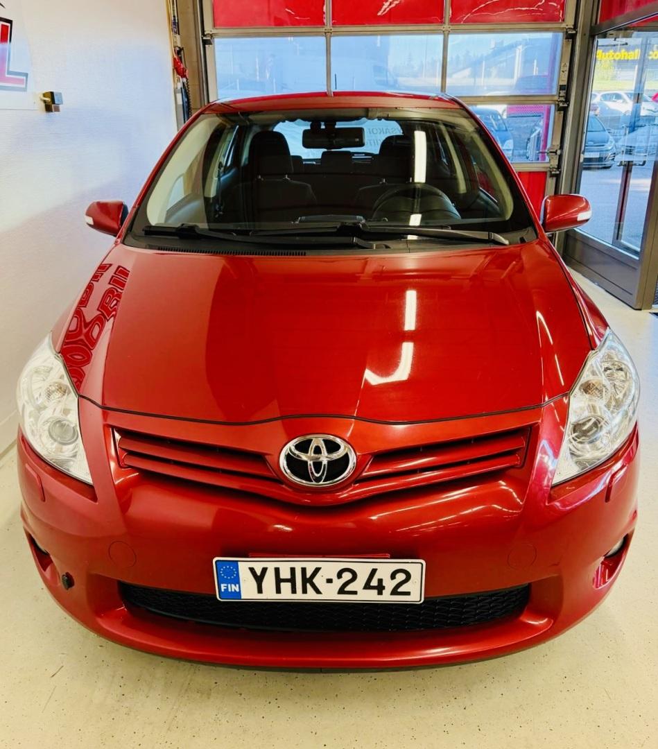 TOYOTA Auris 2010