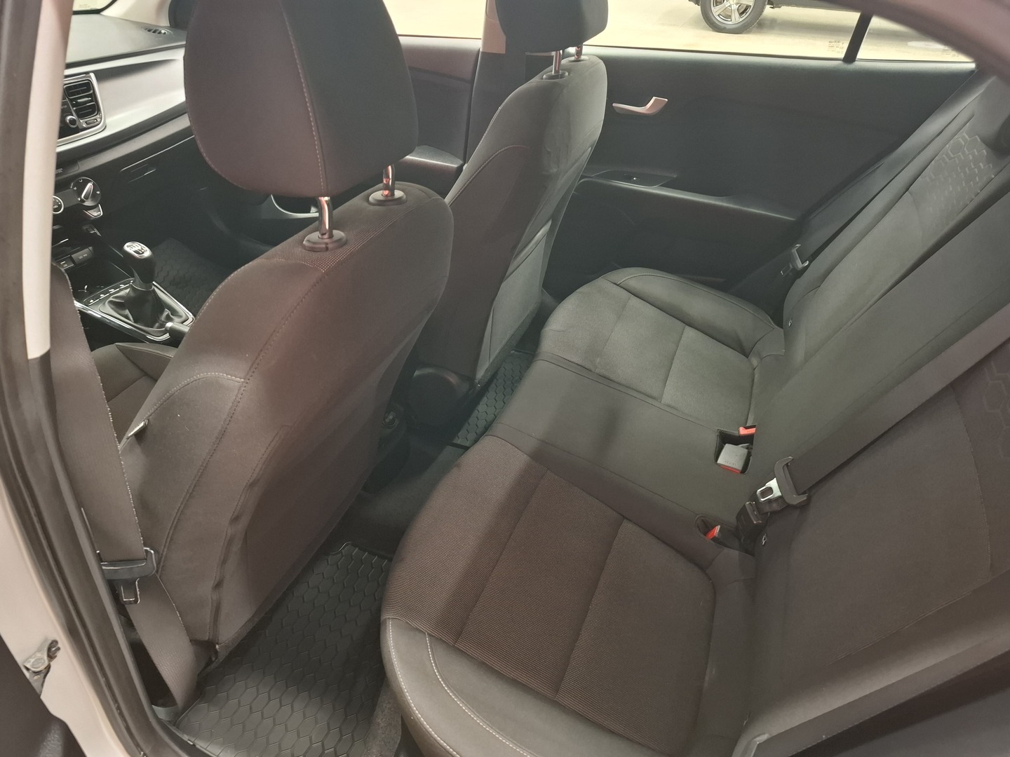 KIA Rio 23