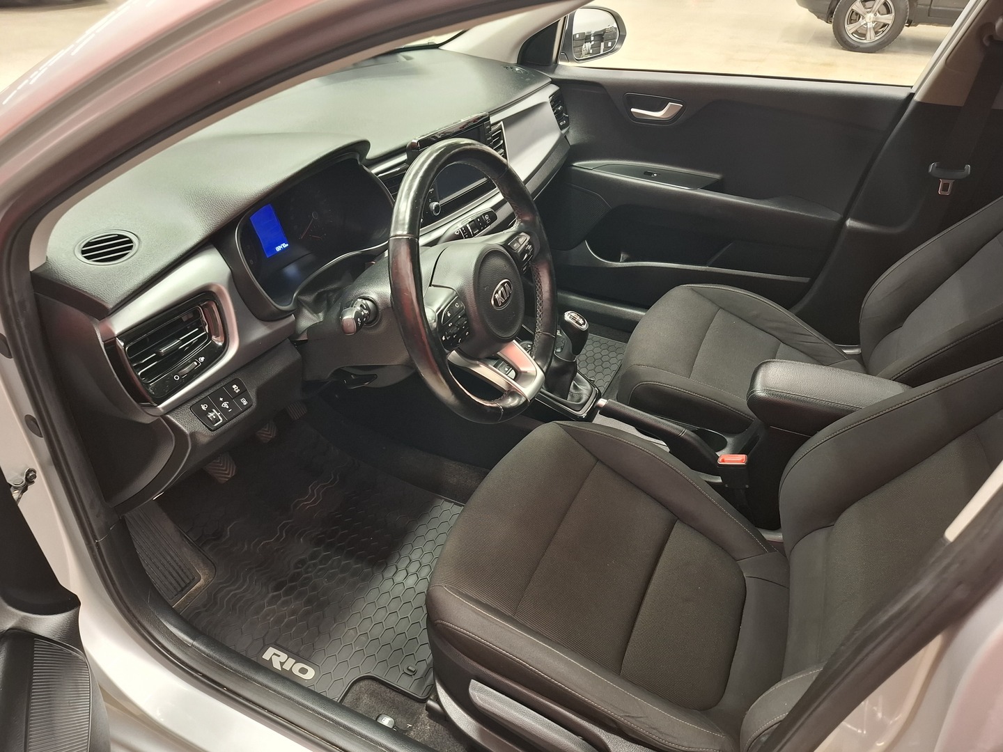 KIA Rio 9