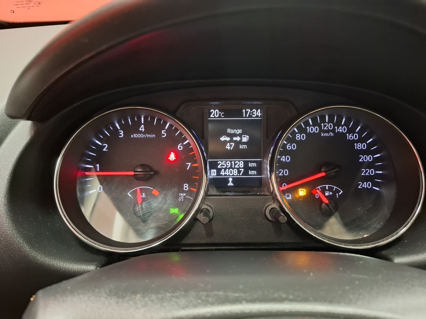 NISSAN Qashqai 11