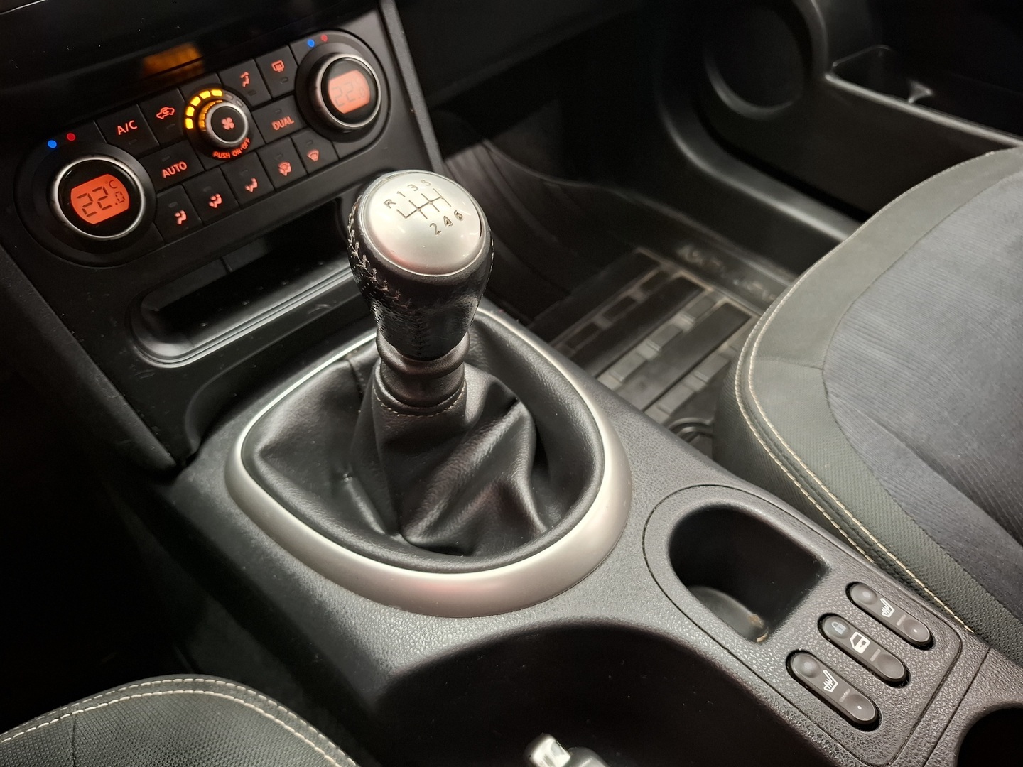 NISSAN Qashqai 17