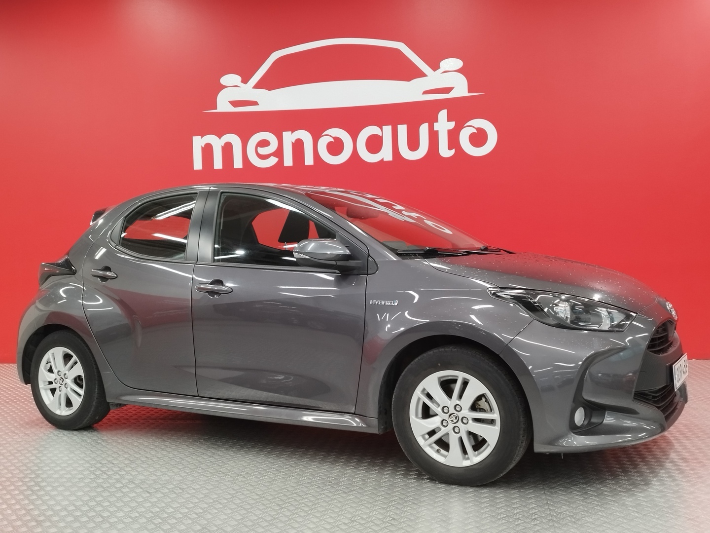 TOYOTA Yaris 1
