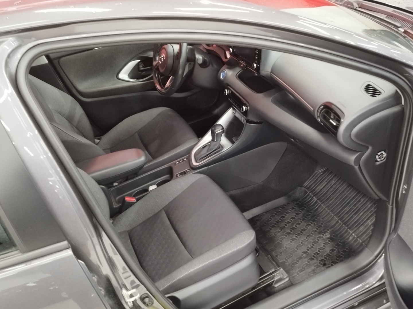 TOYOTA Yaris 3