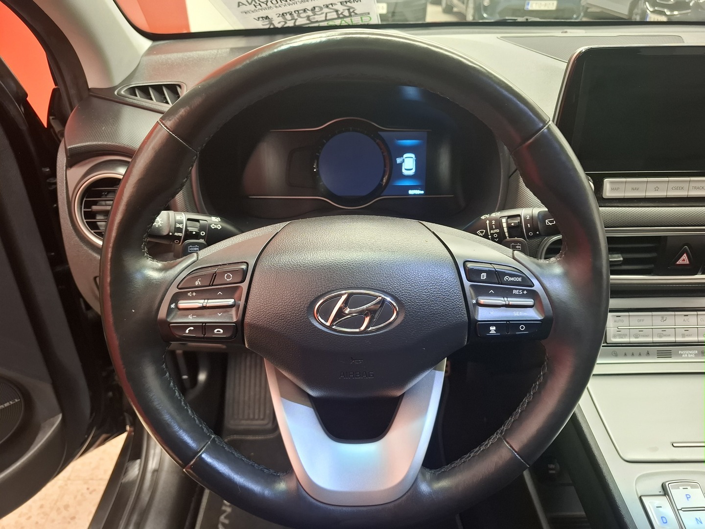 HYUNDAI KONA 10