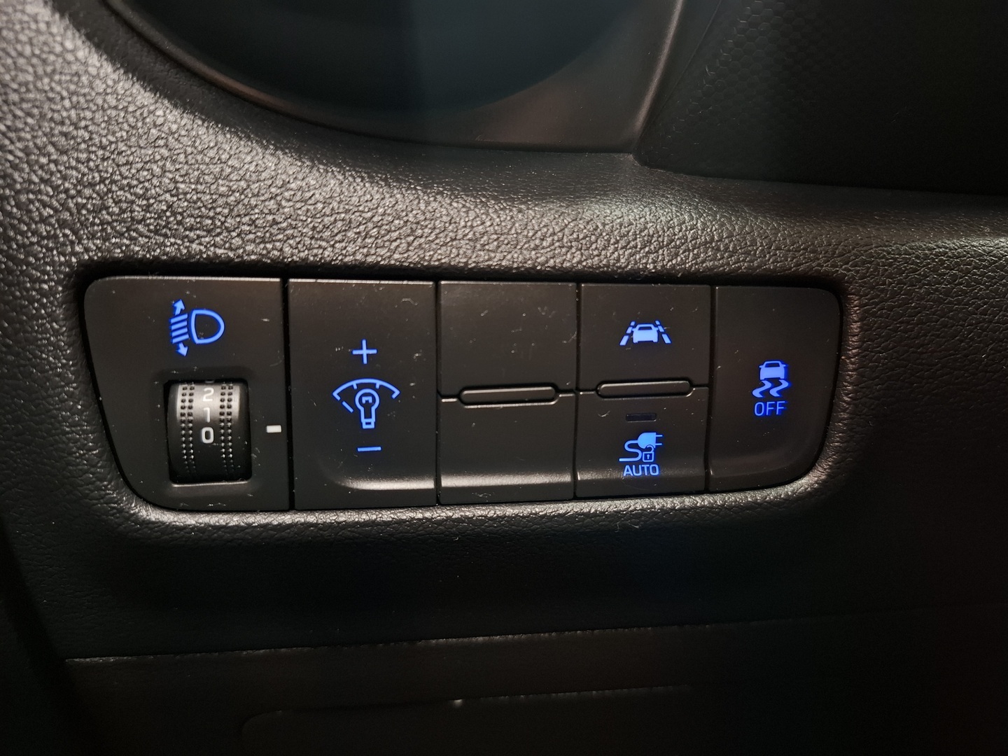 HYUNDAI KONA 23