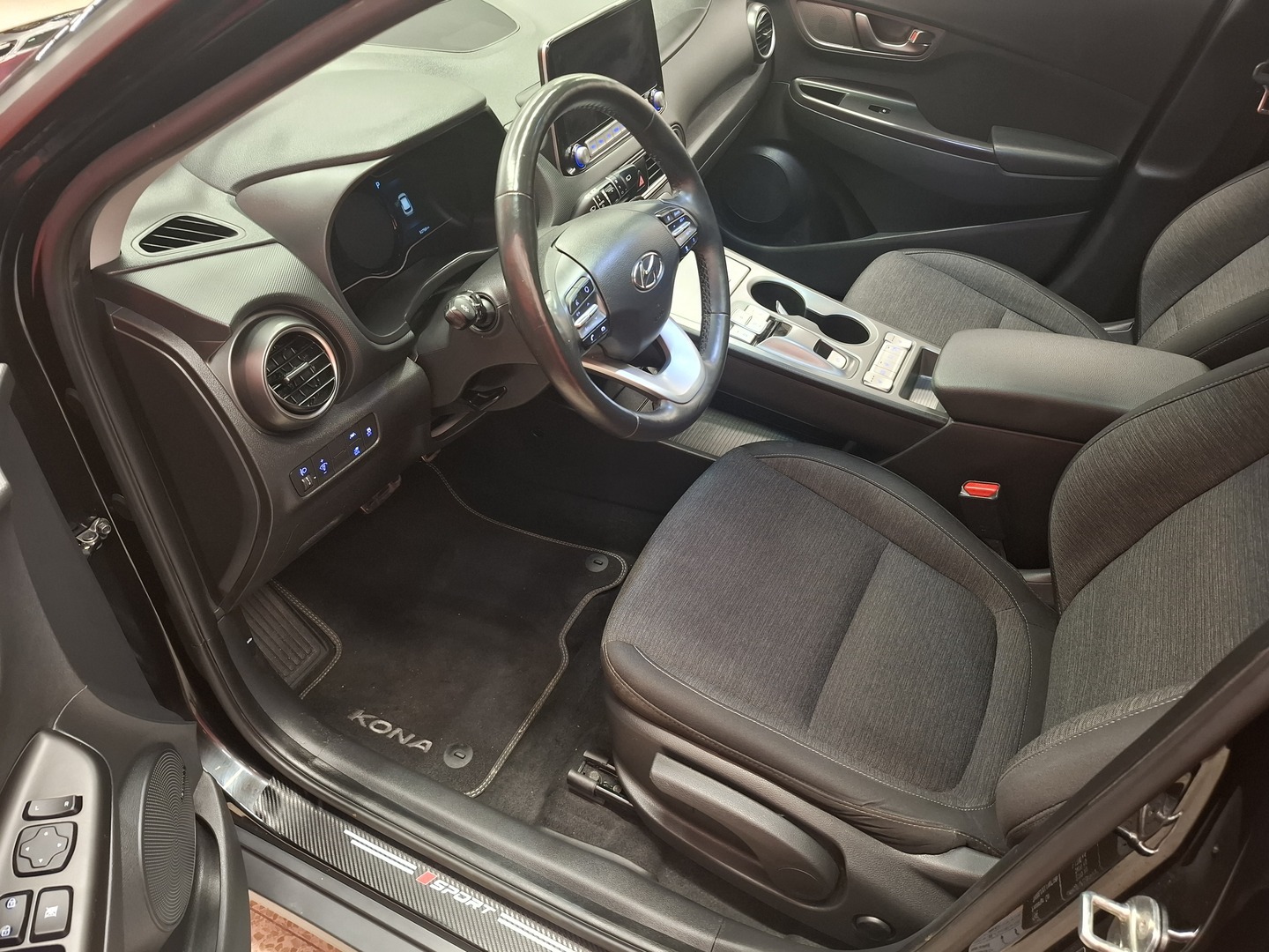 HYUNDAI KONA 9