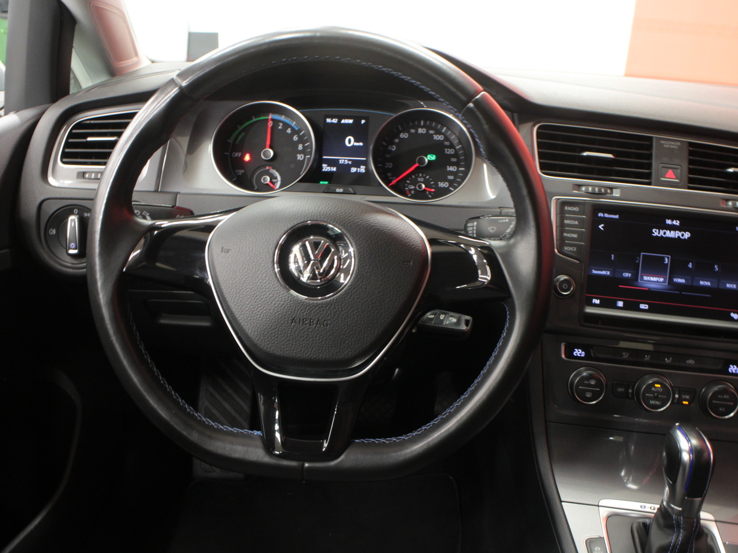 VOLKSWAGEN Golf 10