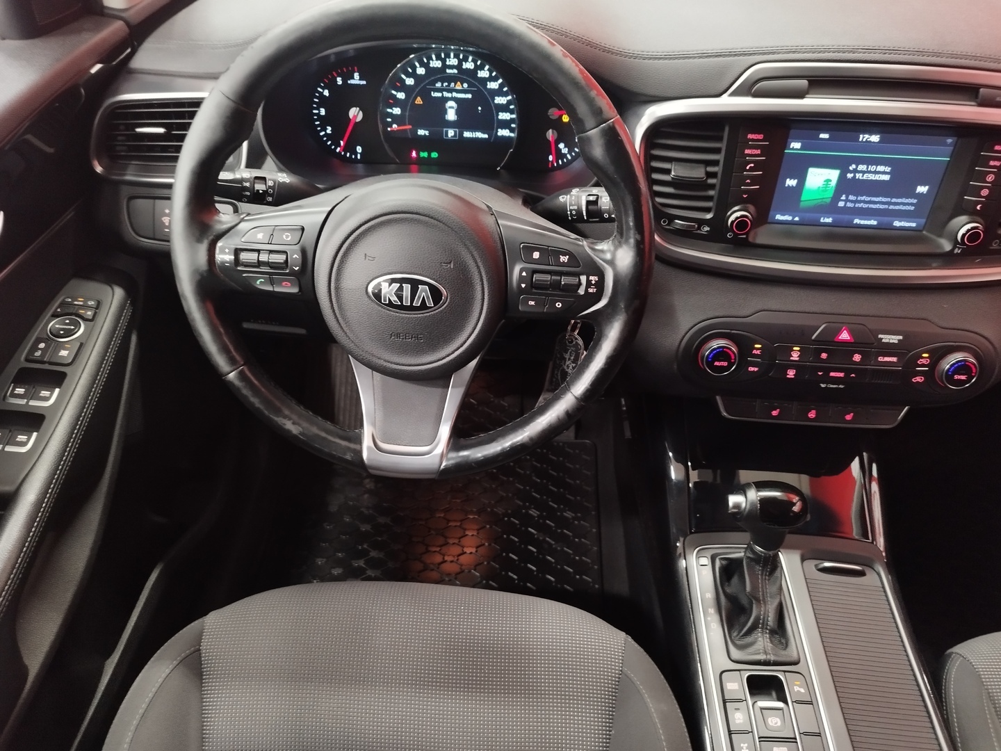 KIA Sorento 16