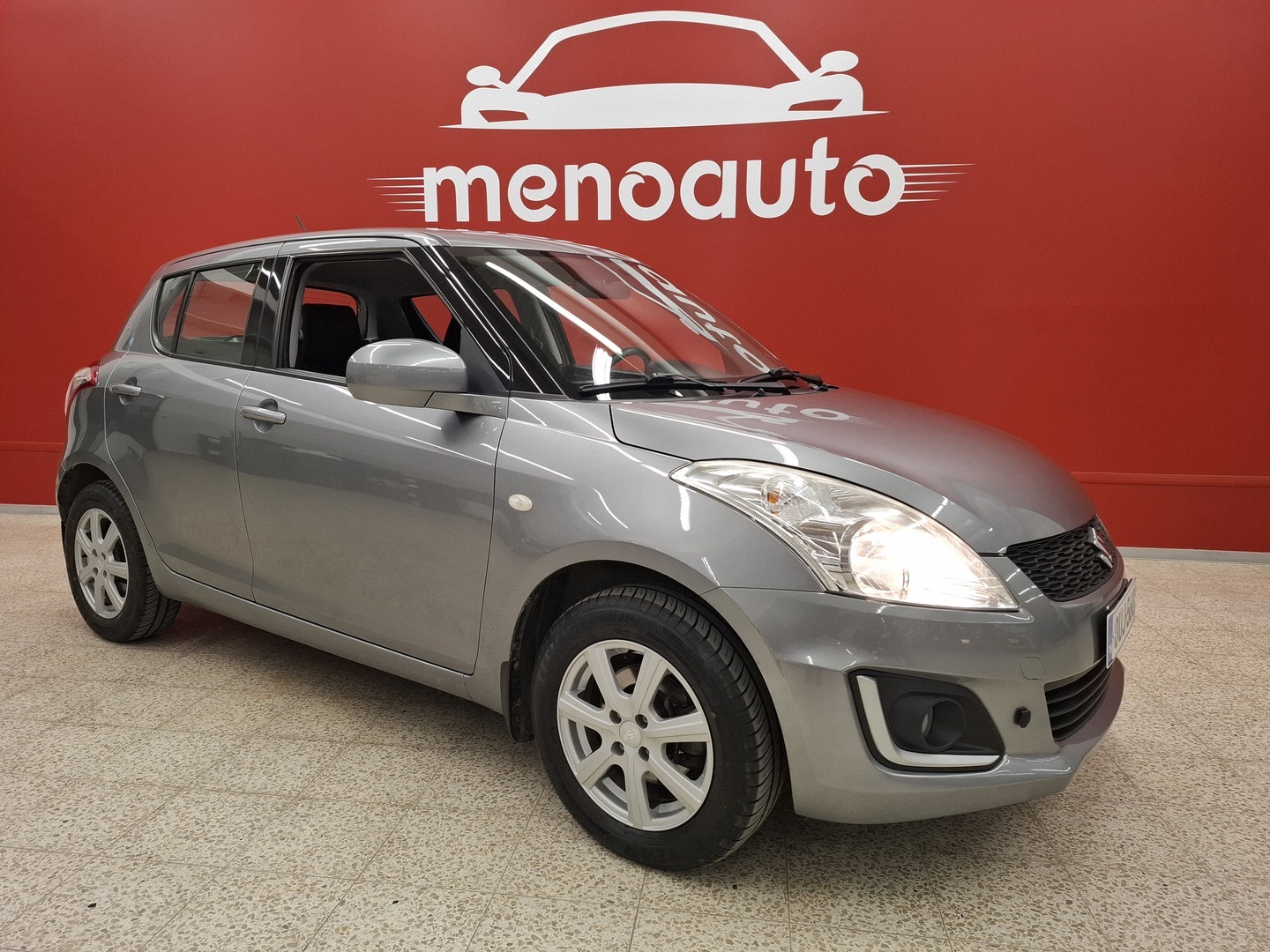 SUZUKI Swift 1
