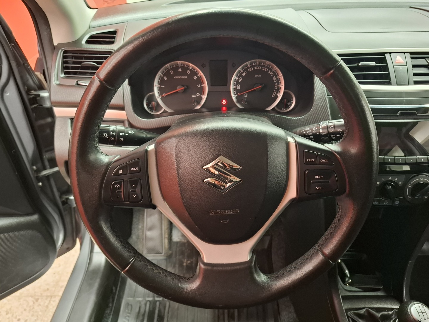 SUZUKI Swift 10