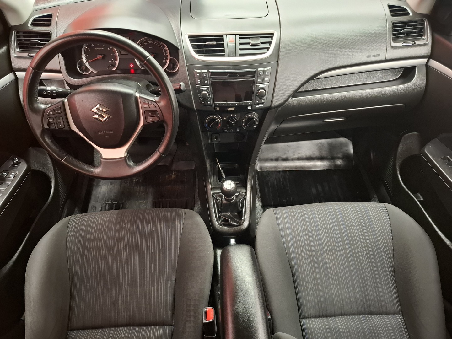 SUZUKI Swift 19
