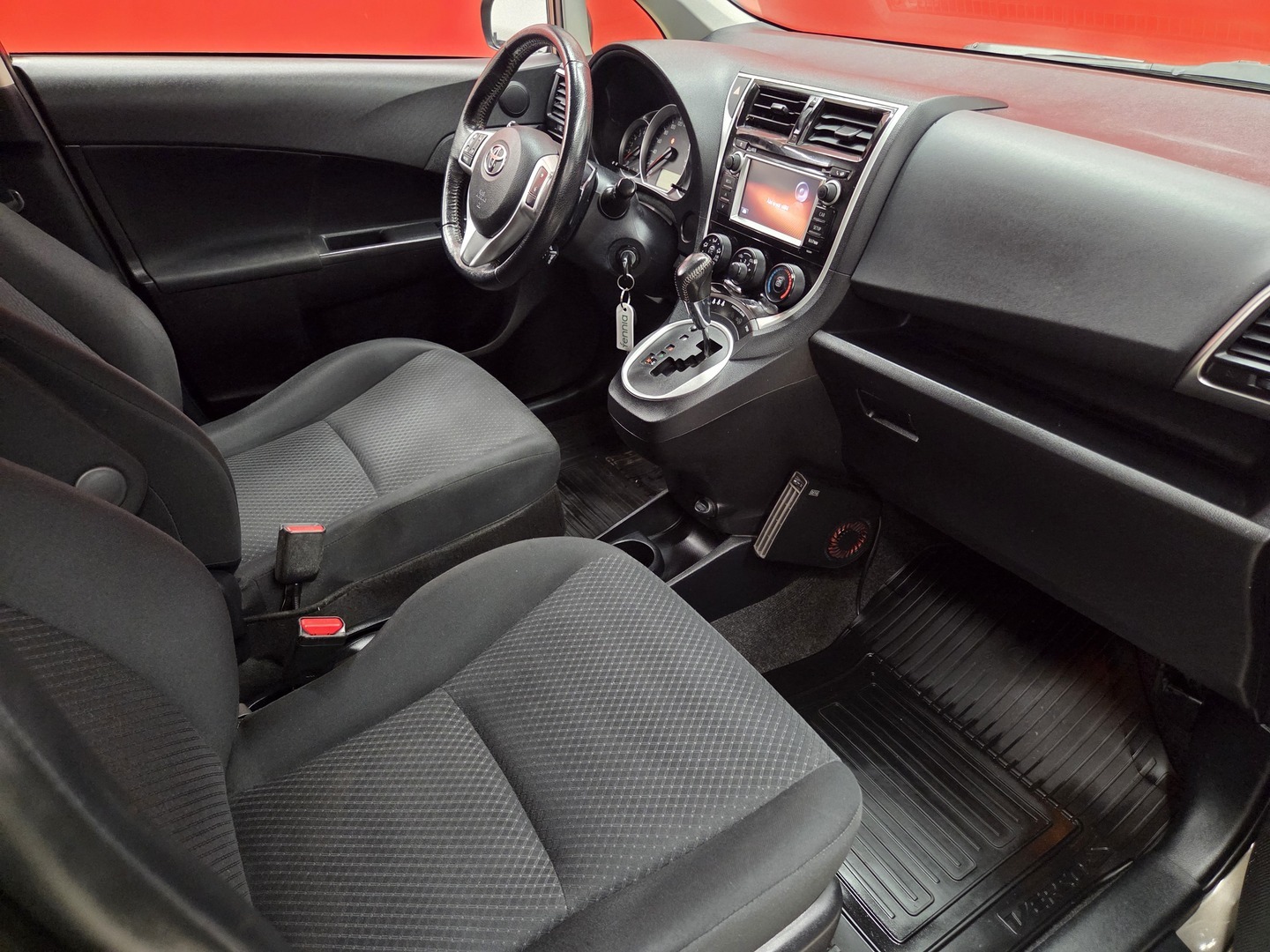 TOYOTA Verso-S 11