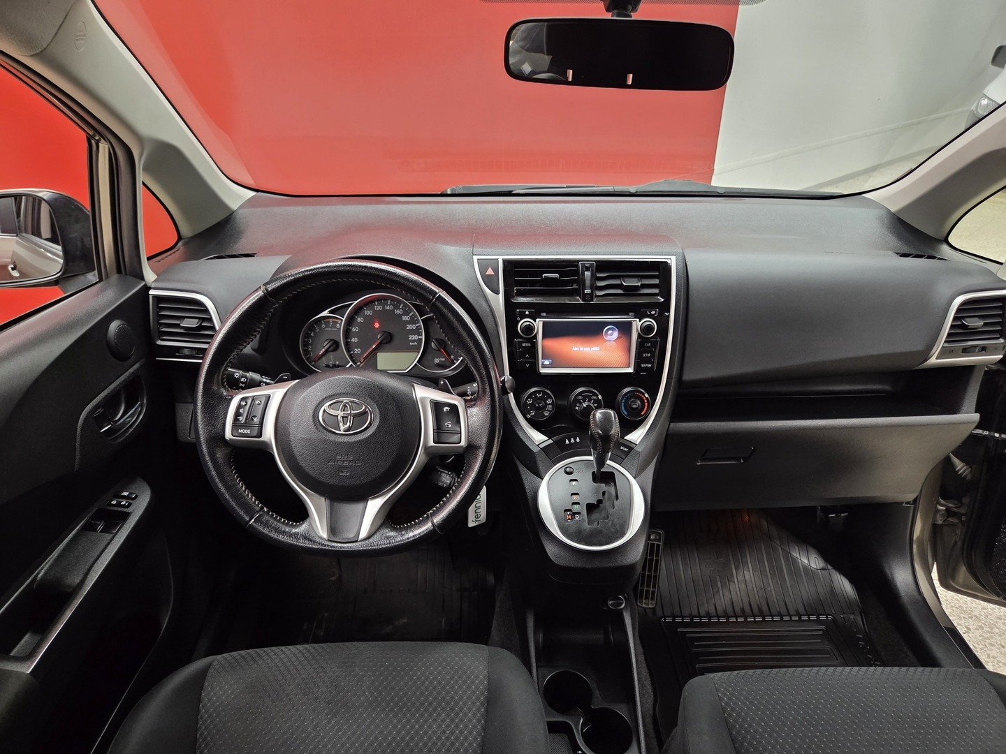TOYOTA Verso-S 13