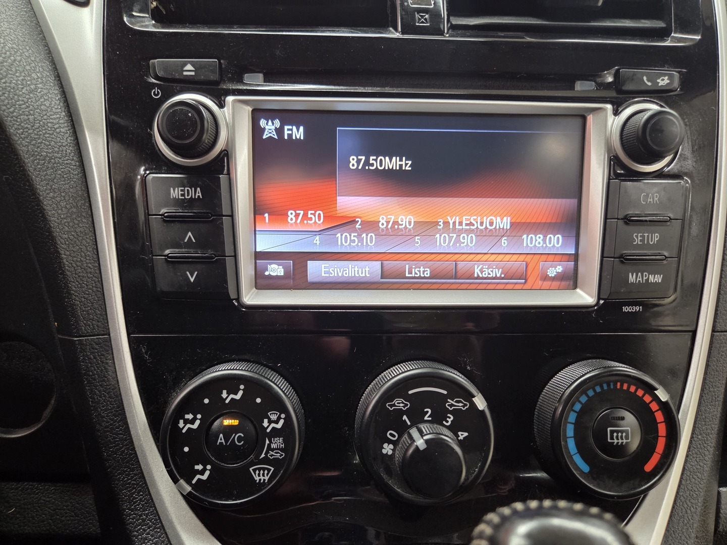 TOYOTA Verso-S 18