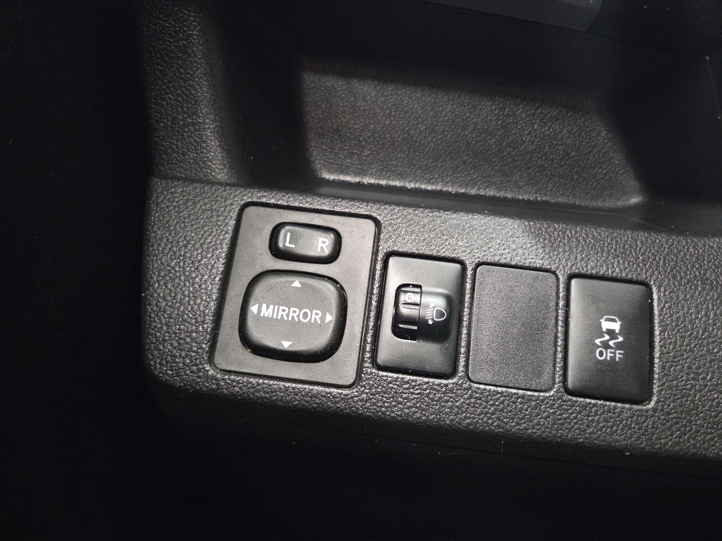 TOYOTA Verso-S 23