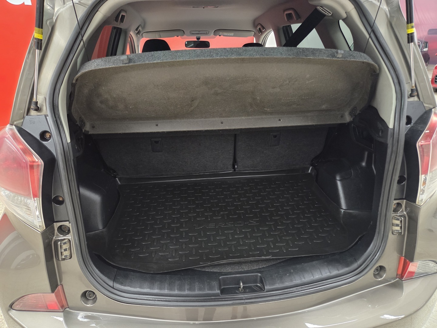 TOYOTA Verso-S 24