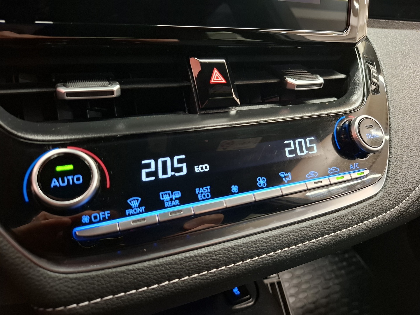 TOYOTA Corolla 17