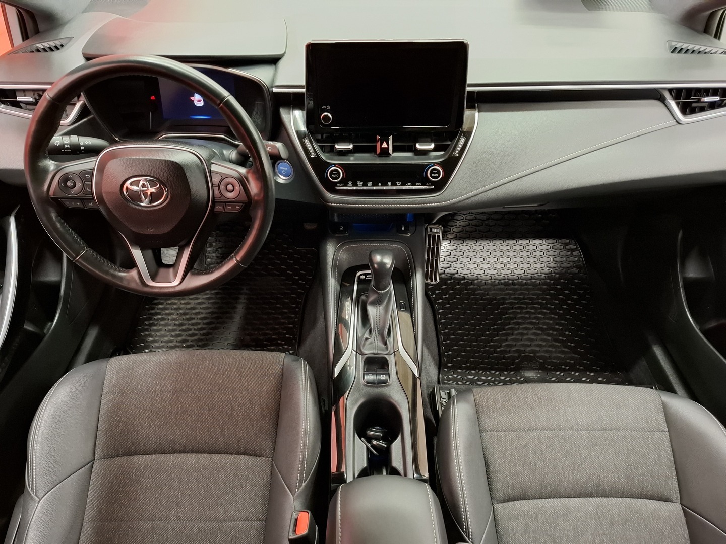 TOYOTA Corolla 26