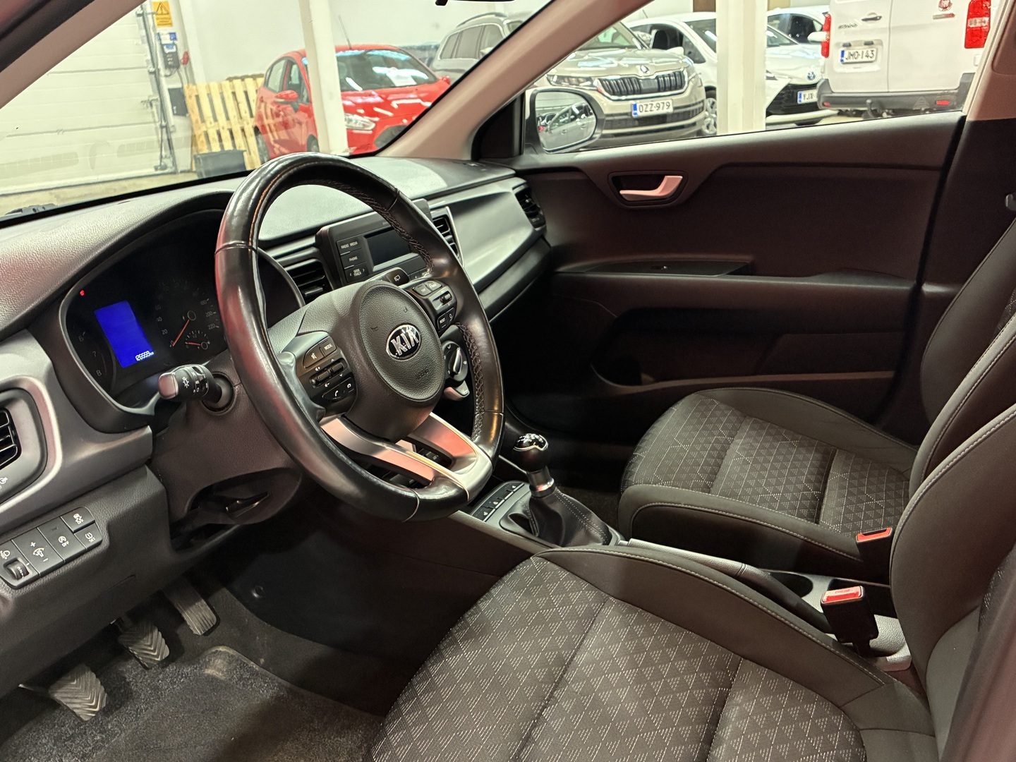KIA Rio 13