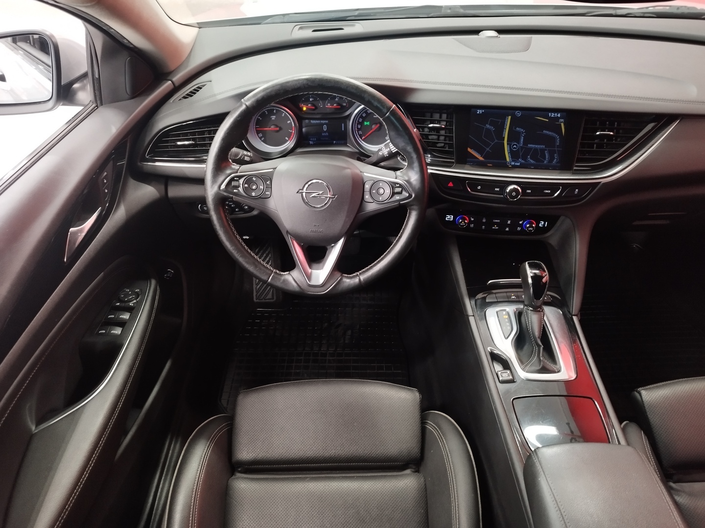 OPEL Insignia 16