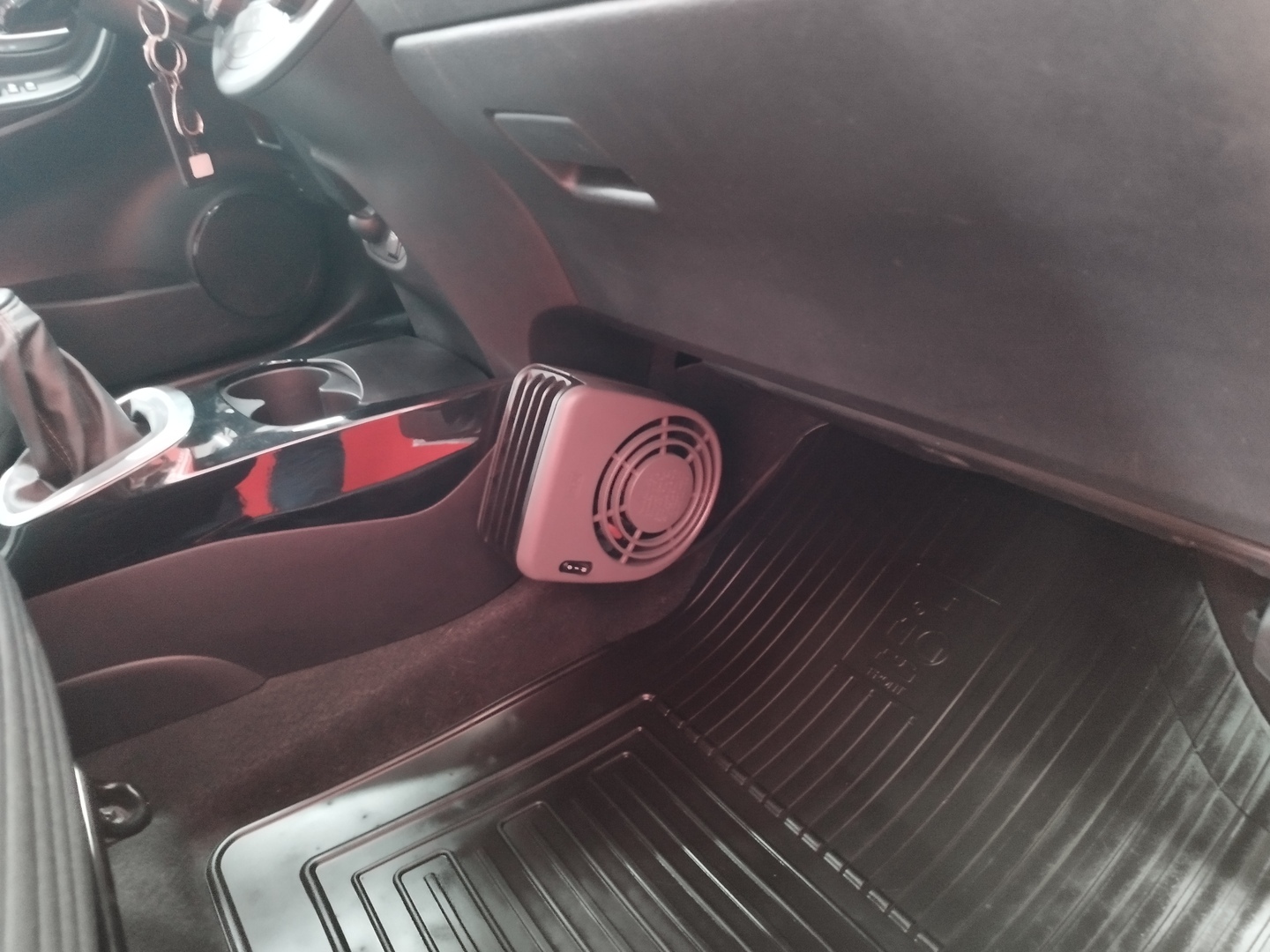 TOYOTA Yaris 18
