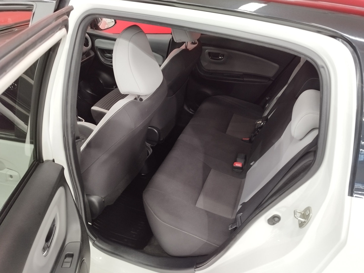 TOYOTA Yaris 21