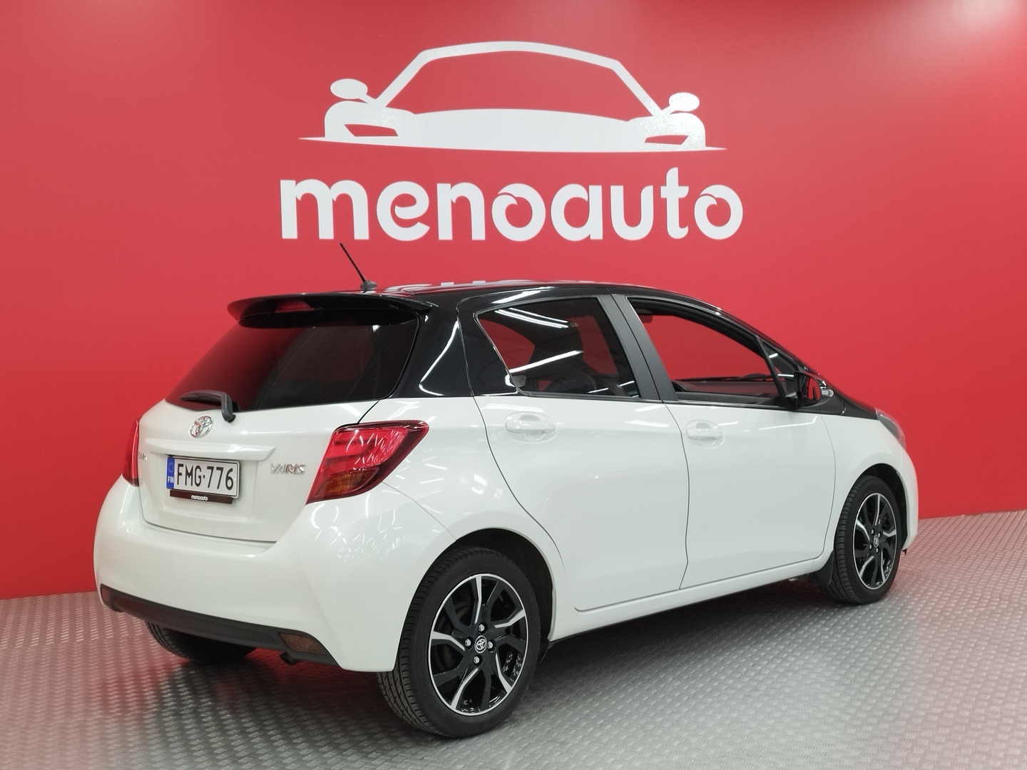 TOYOTA Yaris 3
