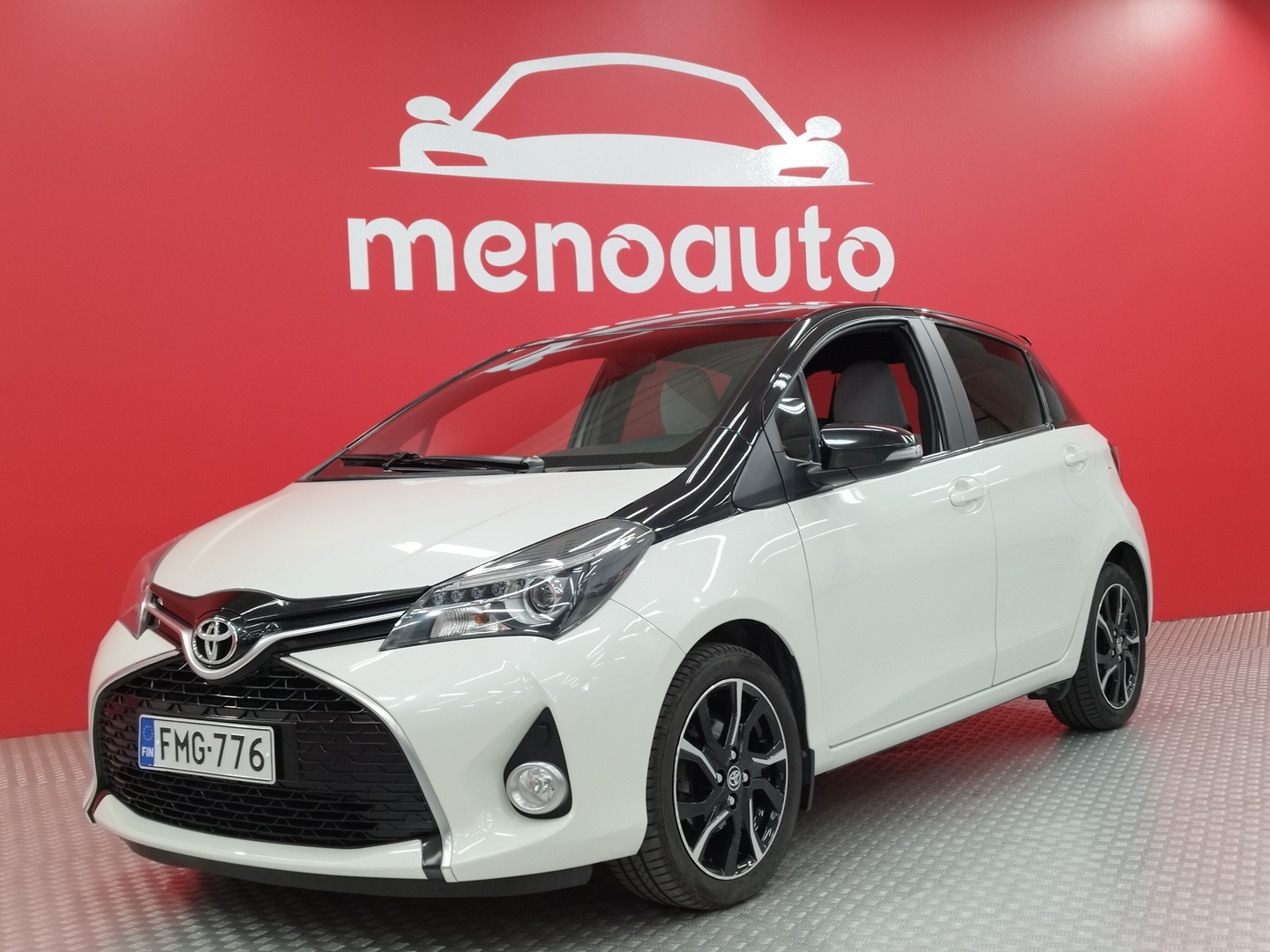 TOYOTA Yaris 4