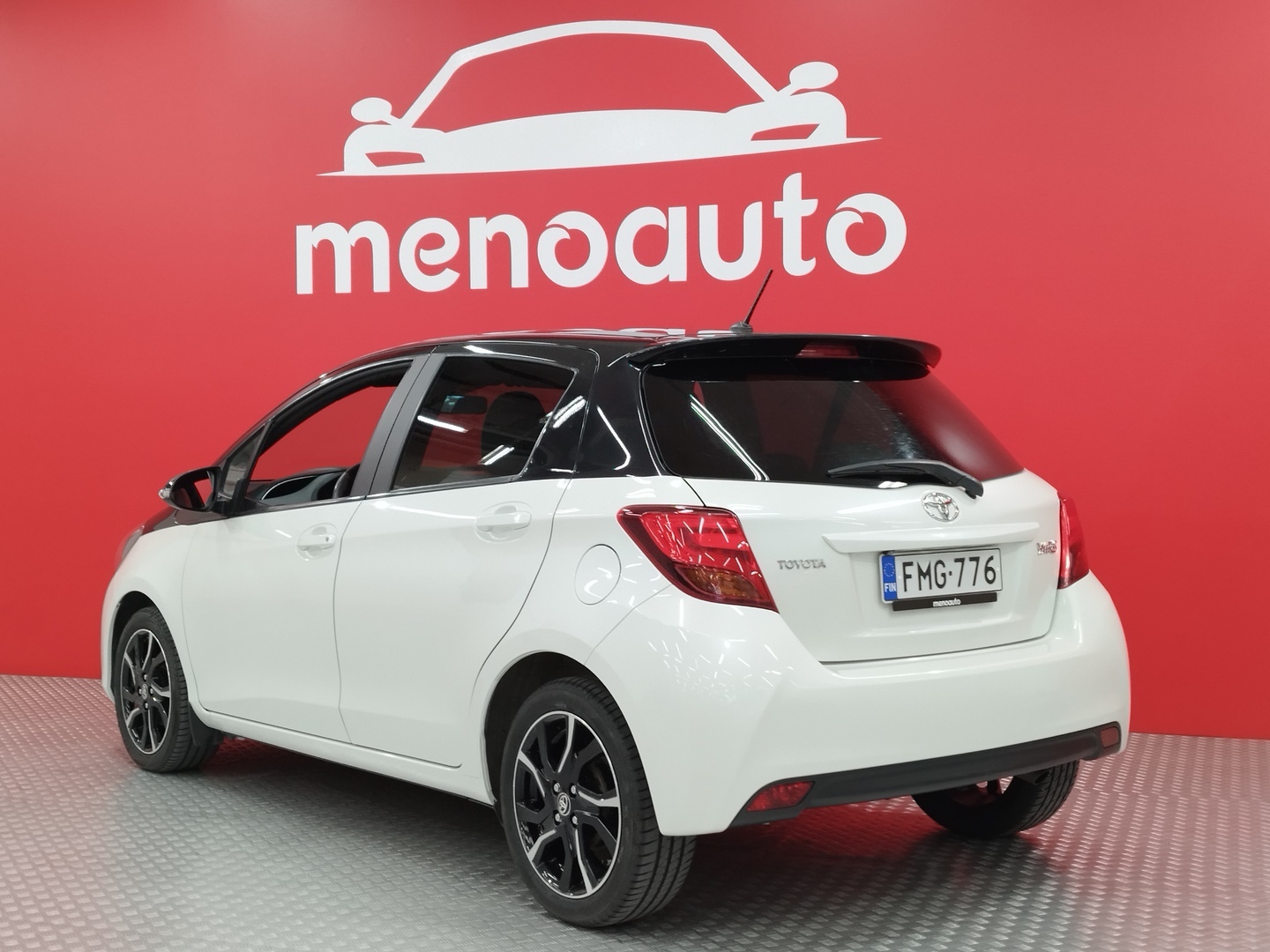 TOYOTA Yaris 7