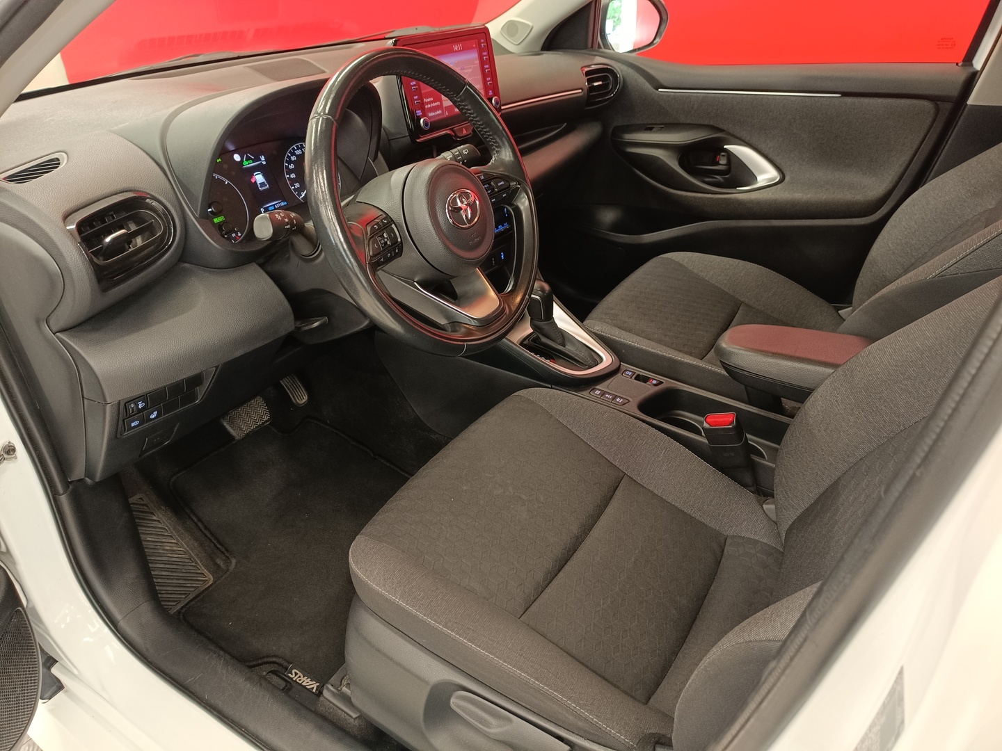TOYOTA Yaris 13