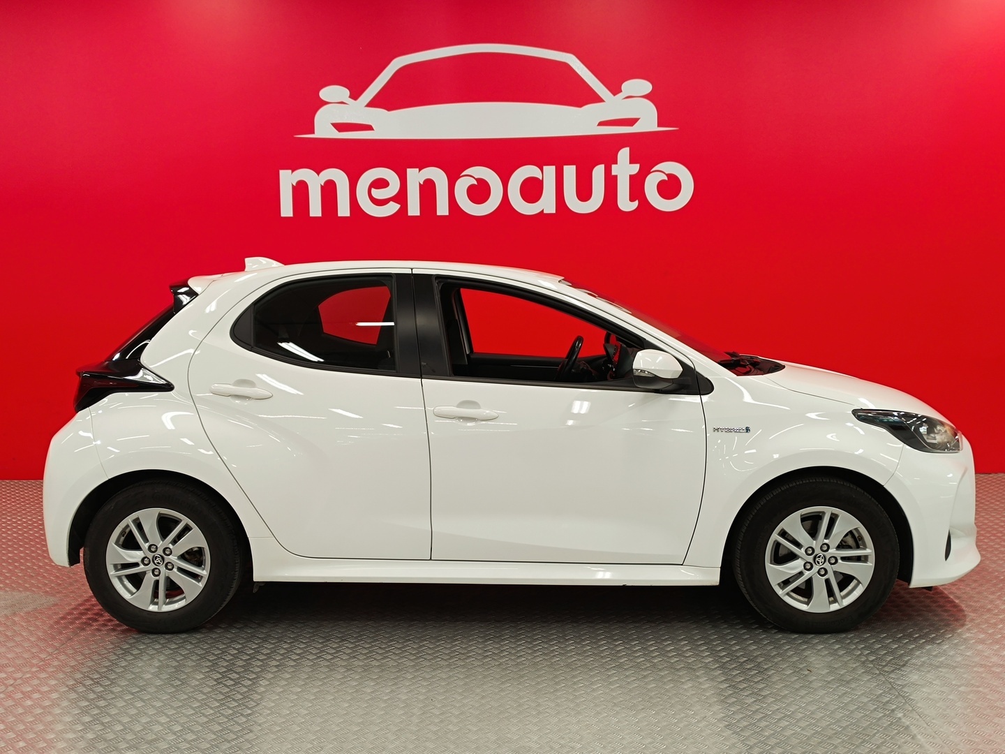 TOYOTA Yaris 2