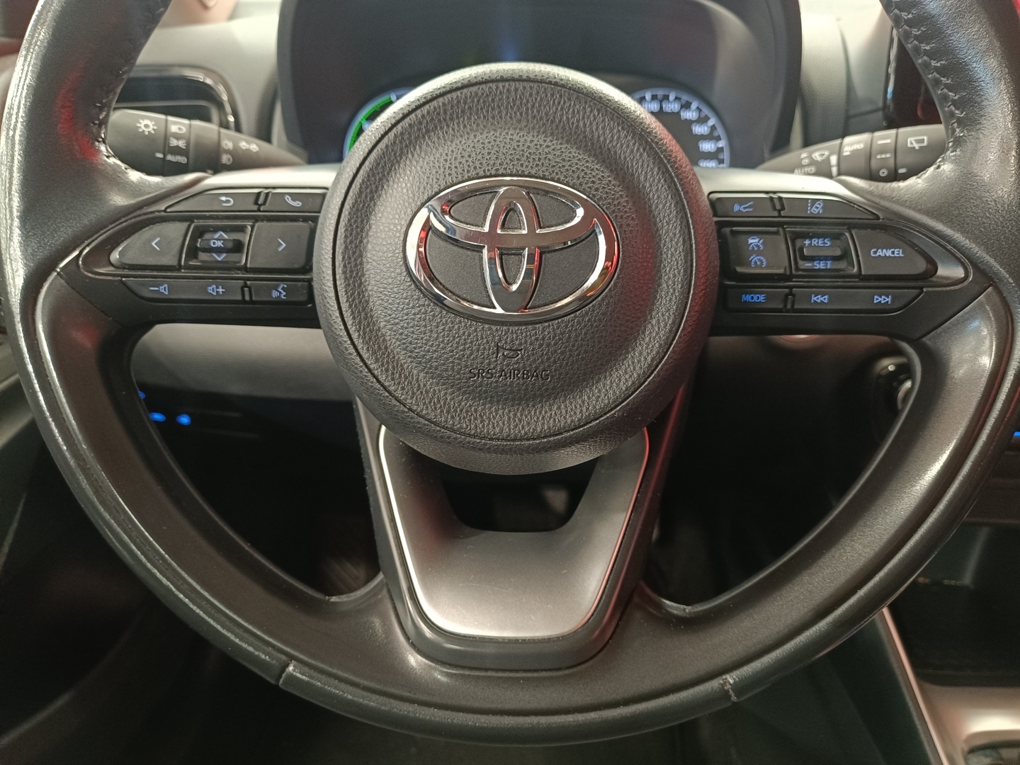 TOYOTA Yaris 7