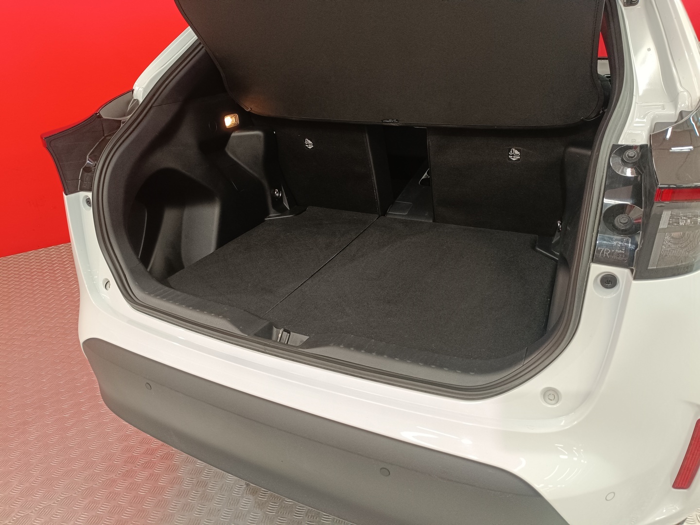 TOYOTA Yaris Cross 23