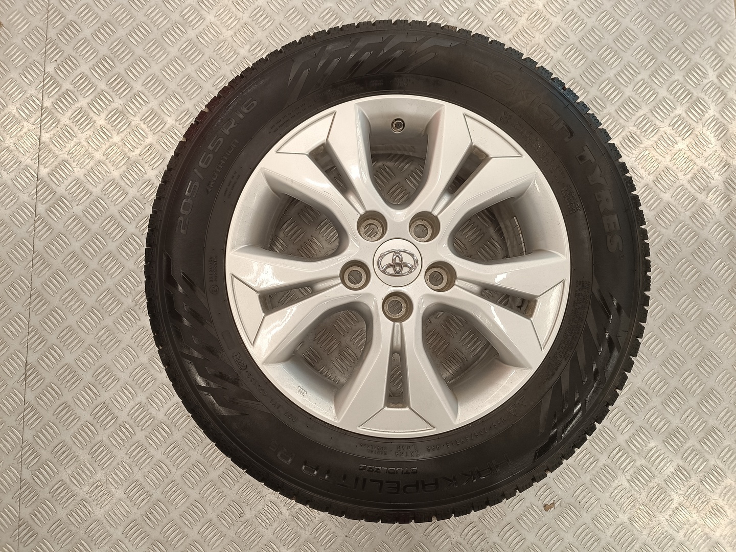 TOYOTA Yaris Cross 28