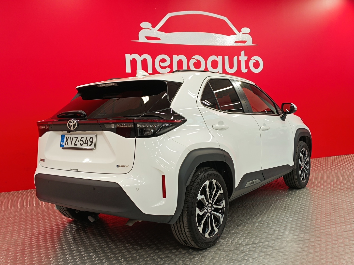 TOYOTA Yaris Cross 3