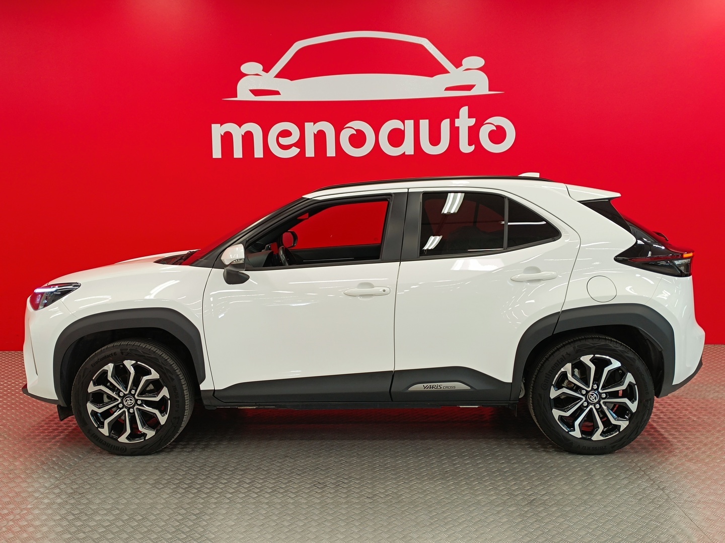 TOYOTA Yaris Cross 6