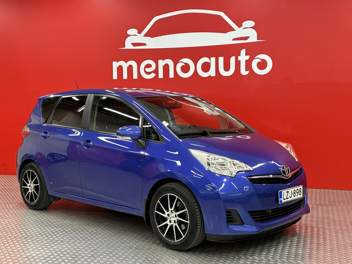 TOYOTA Verso-S 1